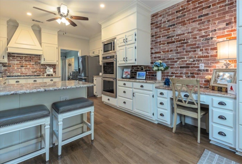 10250 BARN HILL DR, Collierville, Tennessee 38017, 4 Bedroom Bedrooms, 8 Room Rooms,3.1 BathroomBathrooms,Residential,For Sale,BARN HILL,0,10226423