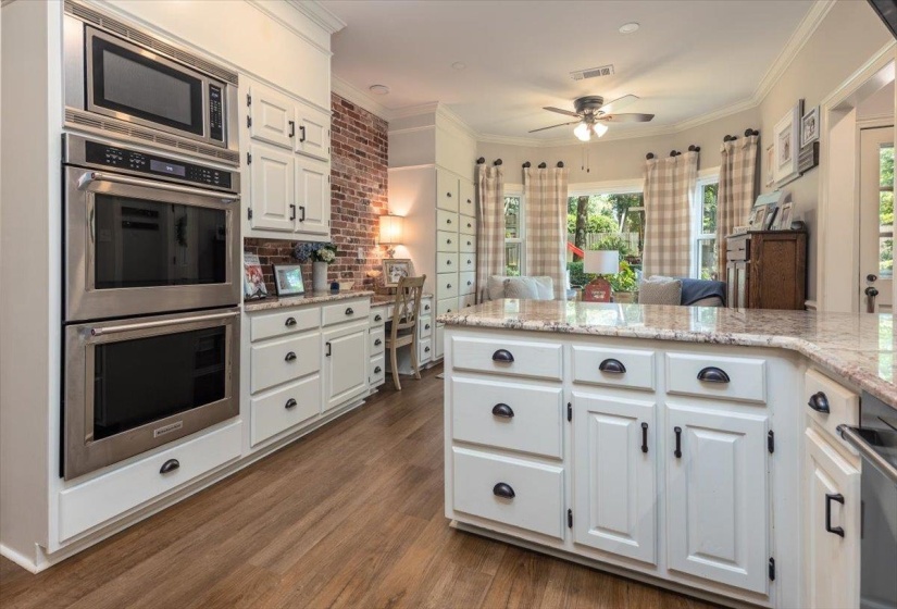 10250 BARN HILL DR, Collierville, Tennessee 38017, 4 Bedroom Bedrooms, 8 Room Rooms,3.1 BathroomBathrooms,Residential,For Sale,BARN HILL,0,10226423