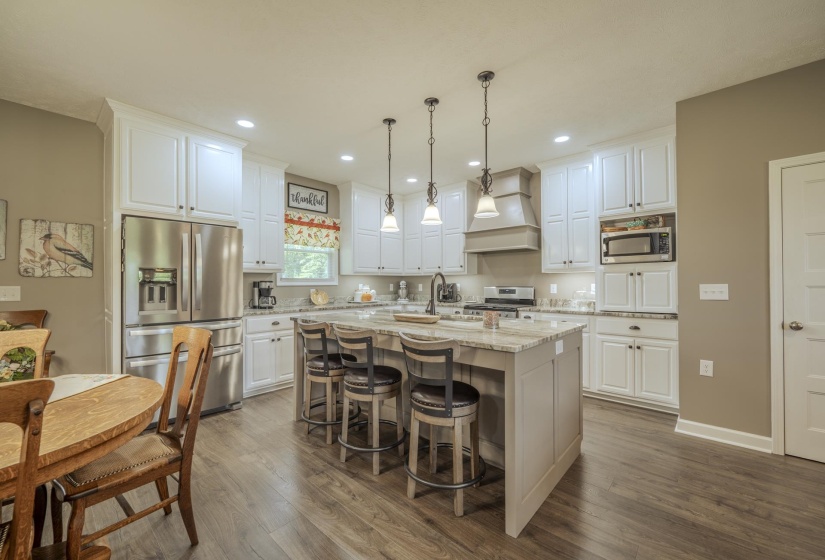 970 DODD DR, Savannah, Tennessee 38372-6572, 3 Bedroom Bedrooms, 7 Room Rooms,2 BathroomBathrooms,Residential,For Sale,DODD,0,10228516