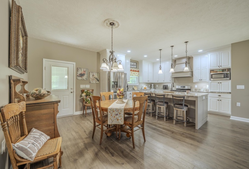 970 DODD DR, Savannah, Tennessee 38372-6572, 3 Bedroom Bedrooms, 7 Room Rooms,2 BathroomBathrooms,Residential,For Sale,DODD,0,10228516
