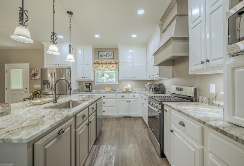 970 DODD DR, Savannah, Tennessee 38372-6572, 3 Bedroom Bedrooms, 7 Room Rooms,2 BathroomBathrooms,Residential,For Sale,DODD,0,10228516
