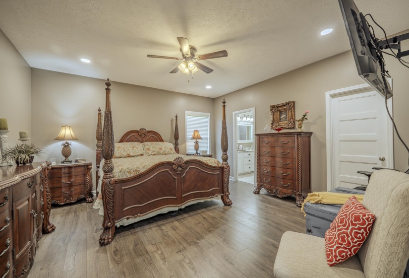 970 DODD DR, Savannah, Tennessee 38372-6572, 3 Bedroom Bedrooms, 7 Room Rooms,2 BathroomBathrooms,Residential,For Sale,DODD,0,10228516