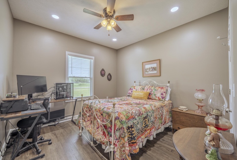970 DODD DR, Savannah, Tennessee 38372-6572, 3 Bedroom Bedrooms, 7 Room Rooms,2 BathroomBathrooms,Residential,For Sale,DODD,0,10228516