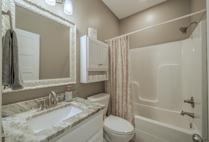 970 DODD DR, Savannah, Tennessee 38372-6572, 3 Bedroom Bedrooms, 7 Room Rooms,2 BathroomBathrooms,Residential,For Sale,DODD,0,10228516