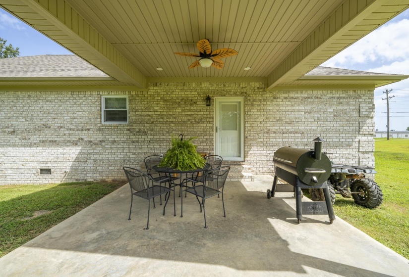 970 DODD DR, Savannah, Tennessee 38372-6572, 3 Bedroom Bedrooms, 7 Room Rooms,2 BathroomBathrooms,Residential,For Sale,DODD,0,10228516