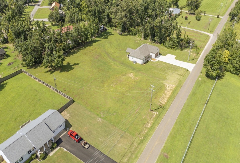 970 DODD DR, Savannah, Tennessee 38372-6572, 3 Bedroom Bedrooms, 7 Room Rooms,2 BathroomBathrooms,Residential,For Sale,DODD,0,10228516