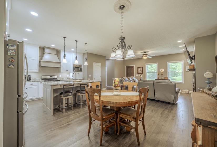 970 DODD DR, Savannah, Tennessee 38372-6572, 3 Bedroom Bedrooms, 7 Room Rooms,2 BathroomBathrooms,Residential,For Sale,DODD,0,10228516