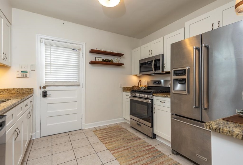 3704 CHARLESWOOD AVE, Memphis, Tennessee 38122, 3 Bedroom Bedrooms, 5 Room Rooms,2 BathroomBathrooms,Residential,For Sale,CHARLESWOOD,0,10228523