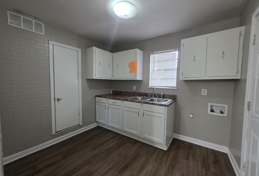 4535 BEACON HILL DR, Memphis, Tennessee 38127, 3 Bedroom Bedrooms, 6 Room Rooms,1 BathroomBathrooms,Residential,For Sale,BEACON HILL,0,10228531