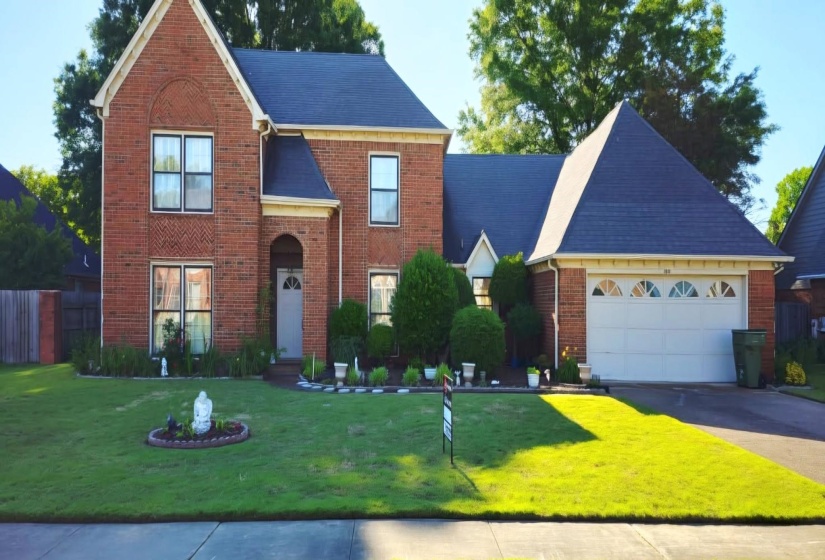 2033 WESTBRIAR DR, Memphis, Tennessee 38016, 4 Bedroom Bedrooms, 9 Room Rooms,2.1 BathroomBathrooms,Residential,For Sale,WESTBRIAR,0,10228327