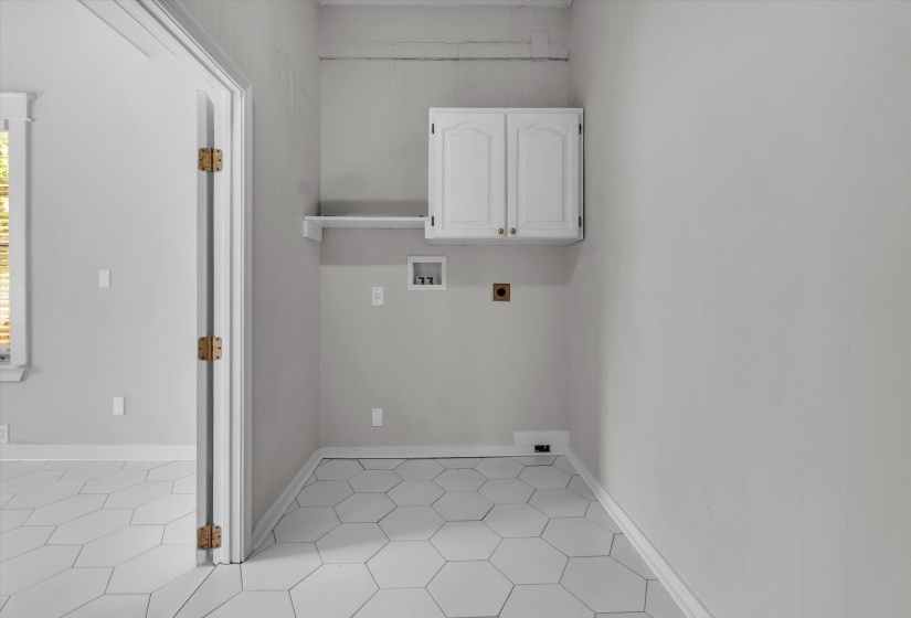 2031 CENTRAL AVE, Memphis, Tennessee 38104, 4 Bedroom Bedrooms, 8 Room Rooms,2 BathroomBathrooms,Residential,For Sale,CENTRAL,0,10218478