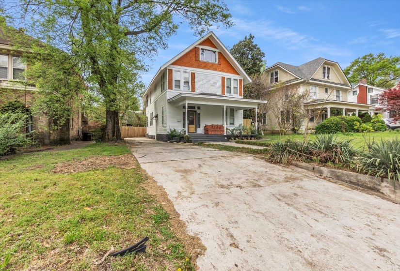 2031 CENTRAL AVE, Memphis, Tennessee 38104, 4 Bedroom Bedrooms, 8 Room Rooms,2 BathroomBathrooms,Residential,For Sale,CENTRAL,0,10218478