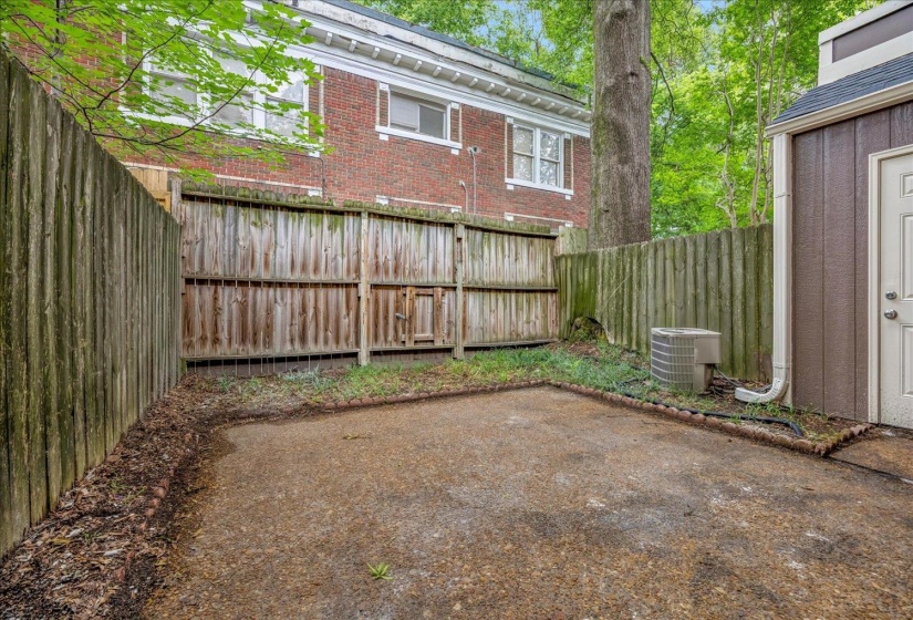 1694 BELVEDERE CT, Memphis, Tennessee 38104, 2 Bedroom Bedrooms, 5 Room Rooms,2.1 BathroomBathrooms,Residential,For Sale,BELVEDERE,0,10222328