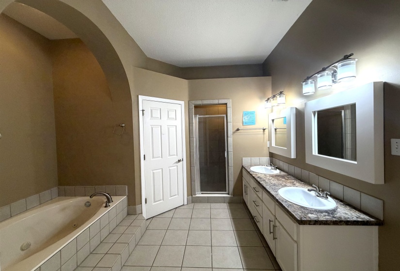 5071 JEFFREY KEITH DR, Bartlett, Tennessee 38002, 3 Bedroom Bedrooms, 7 Room Rooms,2 BathroomBathrooms,Residential,For Sale,JEFFREY KEITH,0,10220201