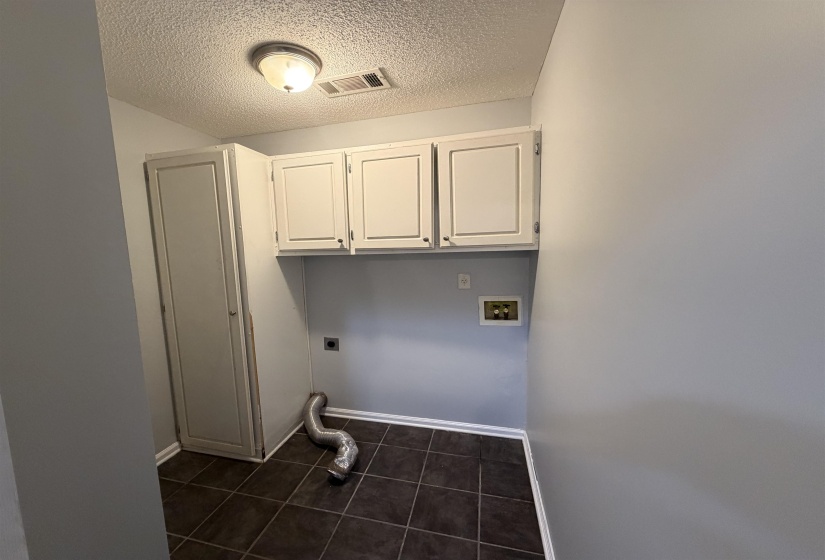 5071 JEFFREY KEITH DR, Bartlett, Tennessee 38002, 3 Bedroom Bedrooms, 7 Room Rooms,2 BathroomBathrooms,Residential,For Sale,JEFFREY KEITH,0,10220201