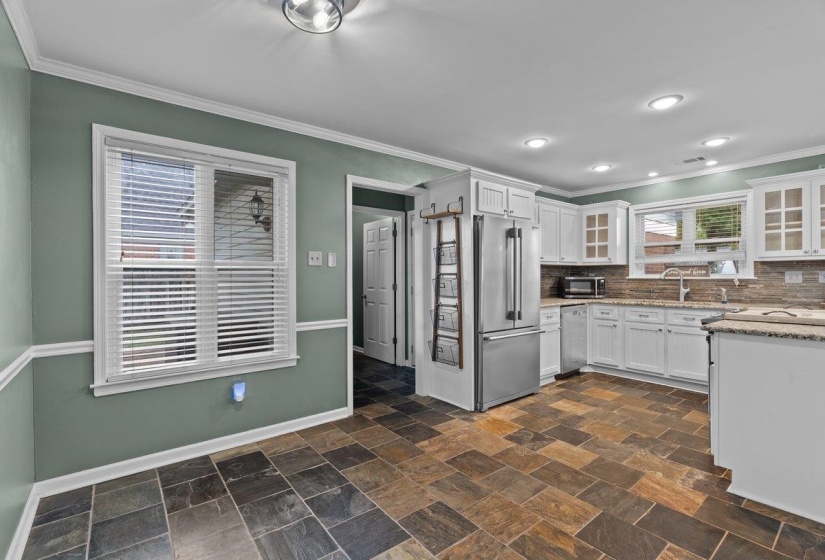 8067 SARA JANE LN, Bartlett, Tennessee 38133, 5 Bedroom Bedrooms, 3 Room Rooms,3 BathroomBathrooms,Residential,For Sale,SARA JANE,0,10226120