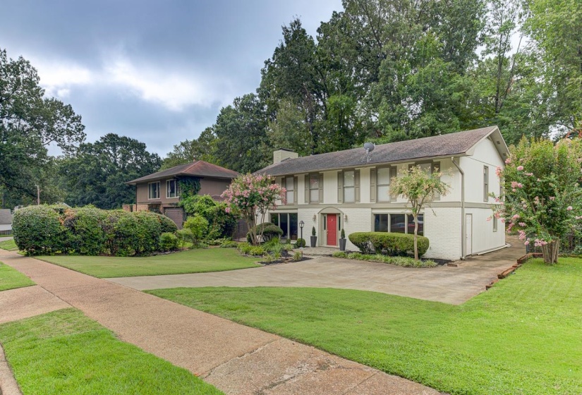 5699 NORMANDY RD, Memphis, Tennessee 38120, 4 Bedroom Bedrooms, 9 Room Rooms,3.1 BathroomBathrooms,Residential,For Sale,NORMANDY,0,10226379