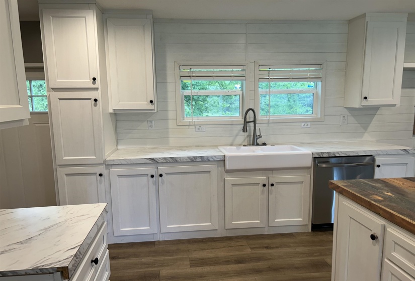 8800 100 HWY, Jacks Creek, Tennessee 38347, 3 Bedroom Bedrooms, 6 Room Rooms,2 BathroomBathrooms,Residential,For Sale,100,0,10226392