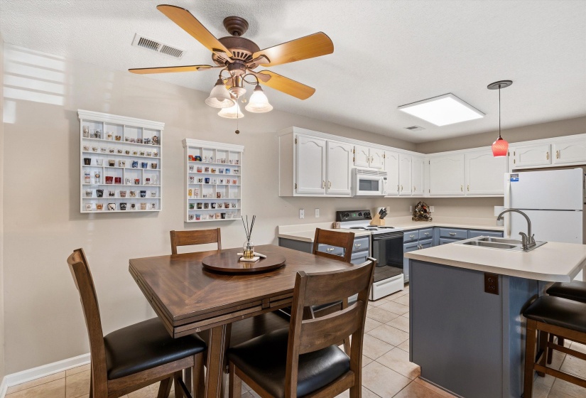 111 DANNON SPRINGS DR, Collierville, Tennessee 38017, 3 Bedroom Bedrooms, 6 Room Rooms,2 BathroomBathrooms,Residential,For Sale,DANNON SPRINGS,0,10226432