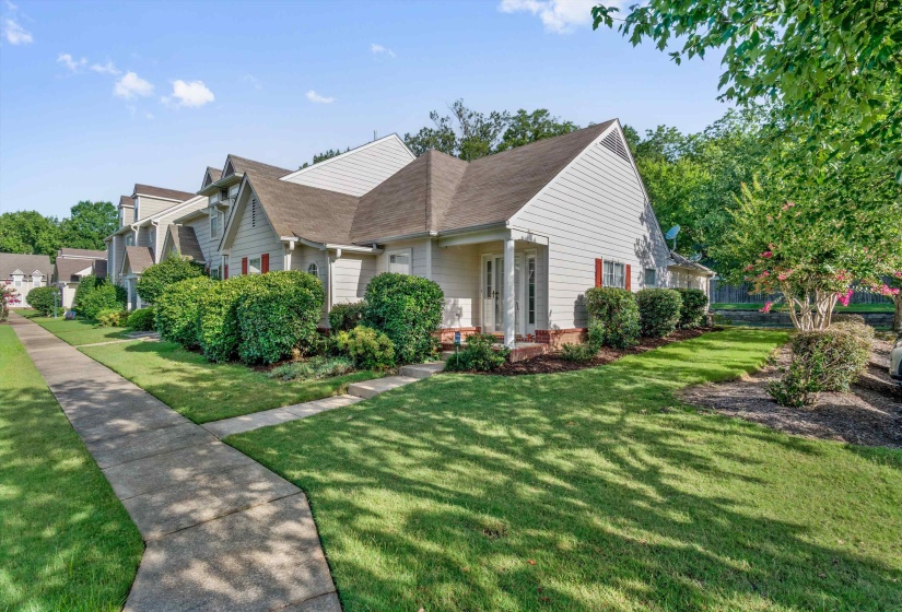 111 DANNON SPRINGS DR, Collierville, Tennessee 38017, 3 Bedroom Bedrooms, 6 Room Rooms,2 BathroomBathrooms,Residential,For Sale,DANNON SPRINGS,0,10226432
