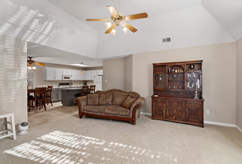 111 DANNON SPRINGS DR, Collierville, Tennessee 38017, 3 Bedroom Bedrooms, 6 Room Rooms,2 BathroomBathrooms,Residential,For Sale,DANNON SPRINGS,0,10226432