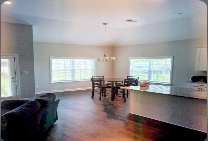 5840 TUCKER LANDING DR, Horn Lake, Mississippi 38637, 3 Bedroom Bedrooms, 8 Room Rooms,2 BathroomBathrooms,Residential,For Sale,TUCKER LANDING,0,10226467