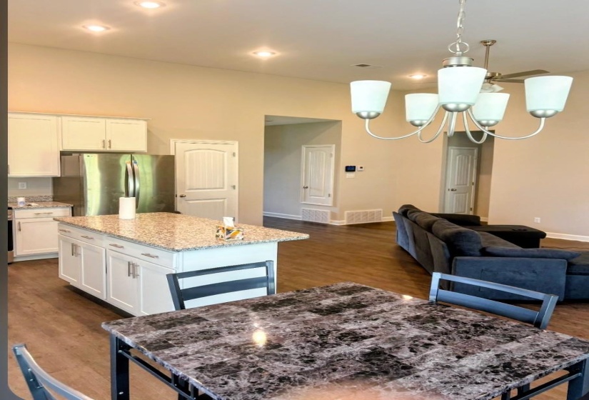 5840 TUCKER LANDING DR, Horn Lake, Mississippi 38637, 3 Bedroom Bedrooms, 8 Room Rooms,2 BathroomBathrooms,Residential,For Sale,TUCKER LANDING,0,10226467