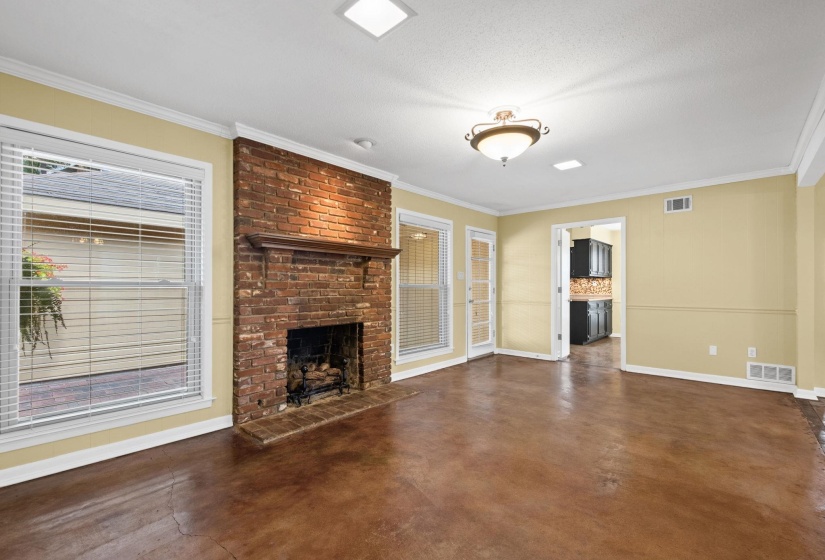 2174 MONTEGO DR, Memphis, Tennessee 38016, 4 Bedroom Bedrooms, 9 Room Rooms,2.1 BathroomBathrooms,Residential,For Sale,MONTEGO,0,10228493