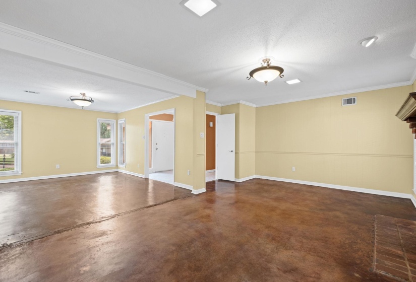 2174 MONTEGO DR, Memphis, Tennessee 38016, 4 Bedroom Bedrooms, 9 Room Rooms,2.1 BathroomBathrooms,Residential,For Sale,MONTEGO,0,10228493