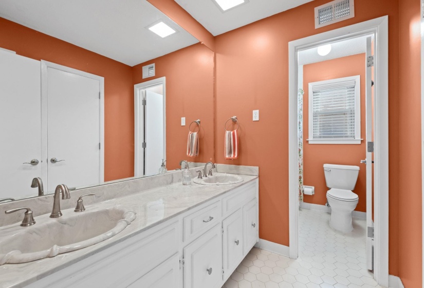 2174 MONTEGO DR, Memphis, Tennessee 38016, 4 Bedroom Bedrooms, 9 Room Rooms,2.1 BathroomBathrooms,Residential,For Sale,MONTEGO,0,10228493