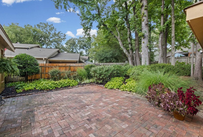 2174 MONTEGO DR, Memphis, Tennessee 38016, 4 Bedroom Bedrooms, 9 Room Rooms,2.1 BathroomBathrooms,Residential,For Sale,MONTEGO,0,10228493