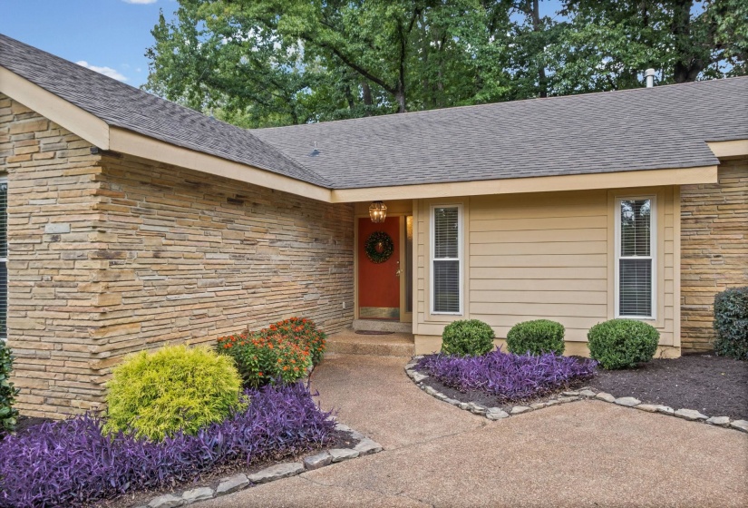 2174 MONTEGO DR, Memphis, Tennessee 38016, 4 Bedroom Bedrooms, 9 Room Rooms,2.1 BathroomBathrooms,Residential,For Sale,MONTEGO,0,10228493