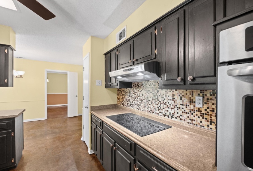 2174 MONTEGO DR, Memphis, Tennessee 38016, 4 Bedroom Bedrooms, 9 Room Rooms,2.1 BathroomBathrooms,Residential,For Sale,MONTEGO,0,10228493