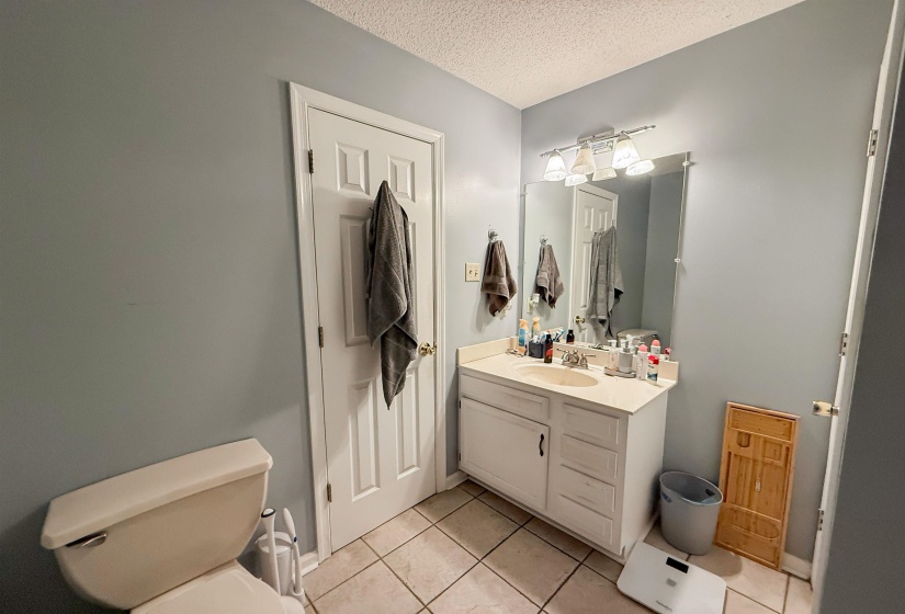 900 SIR JAMES AVE, Dyersburg, Tennessee 38024, 3 Bedroom Bedrooms, 6 Room Rooms,2 BathroomBathrooms,Residential,For Sale,SIR JAMES,0,10228522