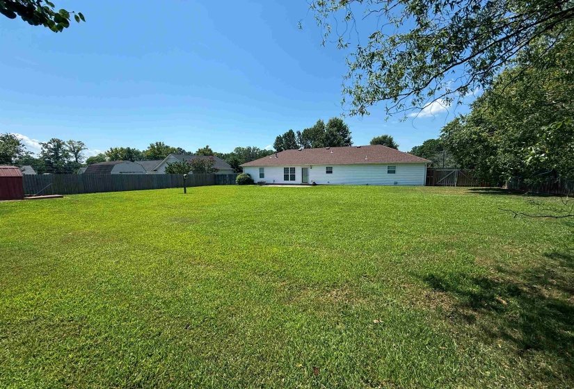 900 SIR JAMES AVE, Dyersburg, Tennessee 38024, 3 Bedroom Bedrooms, 6 Room Rooms,2 BathroomBathrooms,Residential,For Sale,SIR JAMES,0,10228522