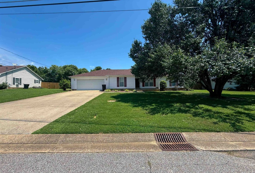 900 SIR JAMES AVE, Dyersburg, Tennessee 38024, 3 Bedroom Bedrooms, 6 Room Rooms,2 BathroomBathrooms,Residential,For Sale,SIR JAMES,0,10228522