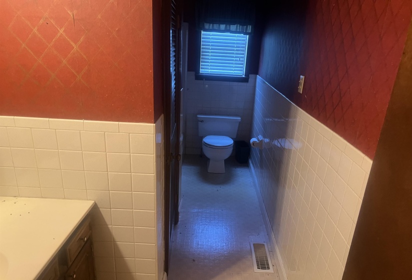 1250 CLIFFT RD, Bolivar, Tennessee 38008, 3 Bedroom Bedrooms, 7 Room Rooms,2.1 BathroomBathrooms,Residential,For Sale,CLIFFT,0,10228541