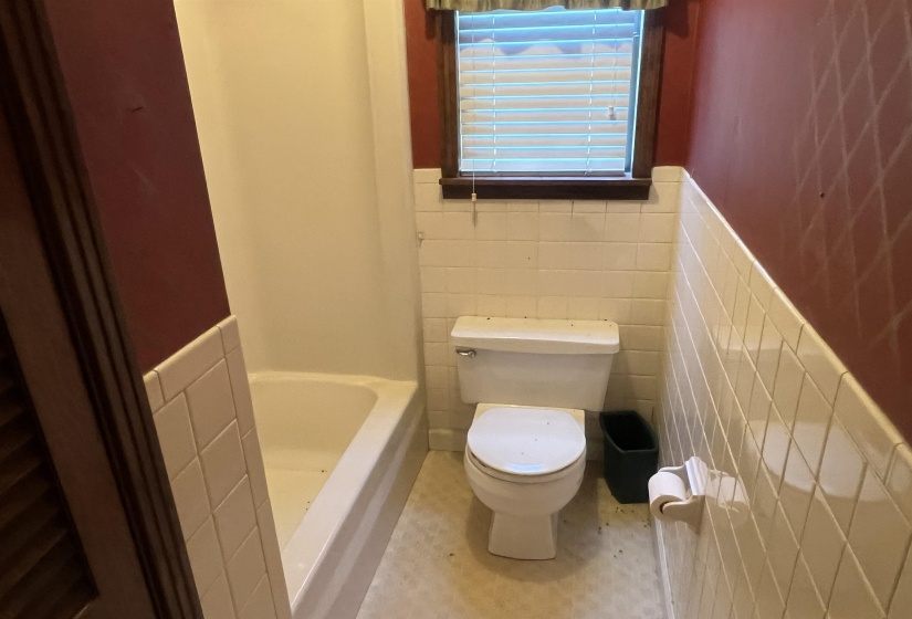 1250 CLIFFT RD, Bolivar, Tennessee 38008, 3 Bedroom Bedrooms, 7 Room Rooms,2.1 BathroomBathrooms,Residential,For Sale,CLIFFT,0,10228541