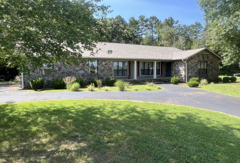 1250 CLIFFT RD, Bolivar, Tennessee 38008, 3 Bedroom Bedrooms, 7 Room Rooms,2.1 BathroomBathrooms,Residential,For Sale,CLIFFT,0,10228541