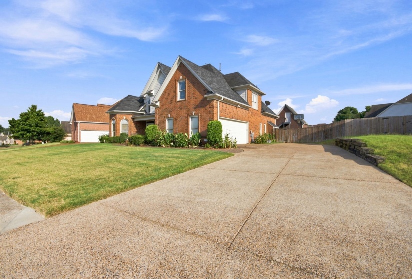 1704 BELLEDEER DR, Cordova, Tennessee 38016, 4 Bedroom Bedrooms, 8 Room Rooms,2.1 BathroomBathrooms,Residential,For Sale,BELLEDEER,0,10228548