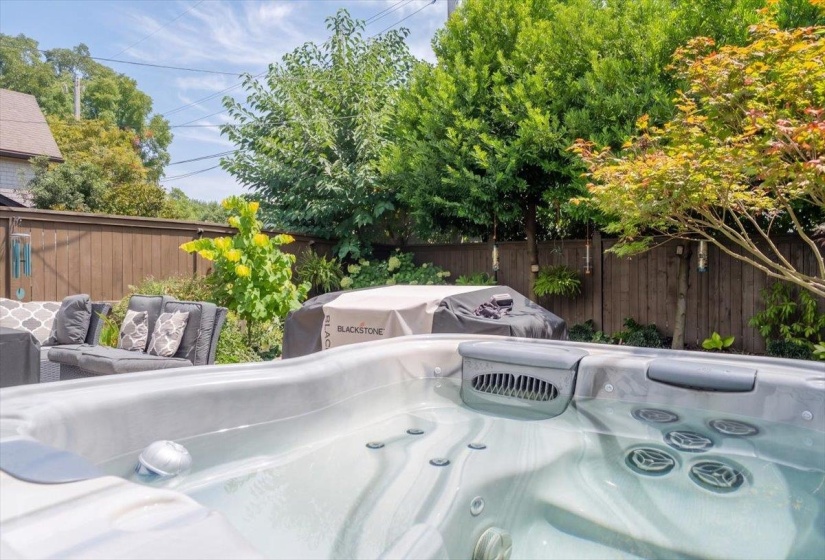 1076 BLYTHE ST, Memphis, Tennessee 38104, 3 Bedroom Bedrooms, 5 Room Rooms,2.1 BathroomBathrooms,Residential,For Sale,BLYTHE,0,10228550