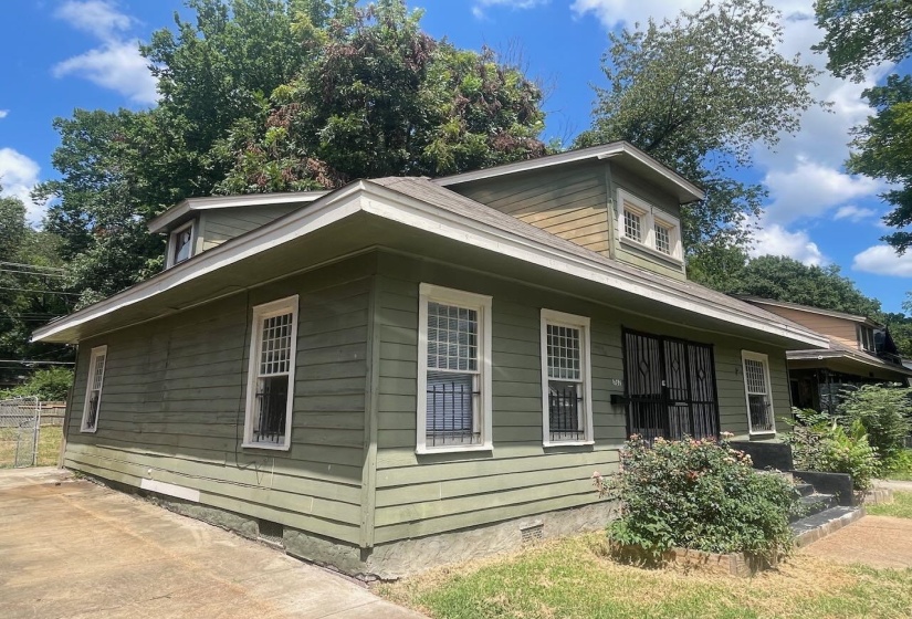 1762 NELSON AVE, Memphis, Tennessee 38114, 3 Bedroom Bedrooms, 7 Room Rooms,2 BathroomBathrooms,Residential,For Sale,NELSON,0,10228551