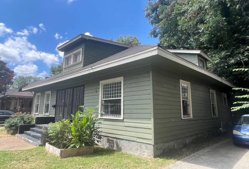 1762 NELSON AVE, Memphis, Tennessee 38114, 3 Bedroom Bedrooms, 7 Room Rooms,2 BathroomBathrooms,Residential,For Sale,NELSON,0,10228551