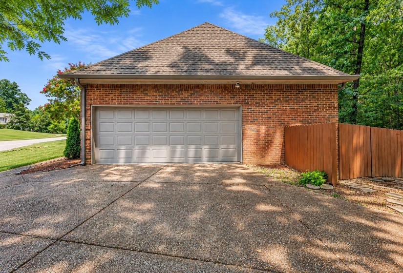 334 BROOK RIDGE DR, Memphis, Tennessee 38018, 5 Bedroom Bedrooms, 8 Room Rooms,3.1 BathroomBathrooms,Residential,For Sale,BROOK RIDGE,0,10228552