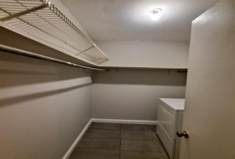 3243 THIRTEEN COLONY MALL, Memphis, Tennessee 38115, 3 Bedroom Bedrooms, 6 Room Rooms,2 BathroomBathrooms,Residential,For Sale,THIRTEEN COLONY,0,10228563