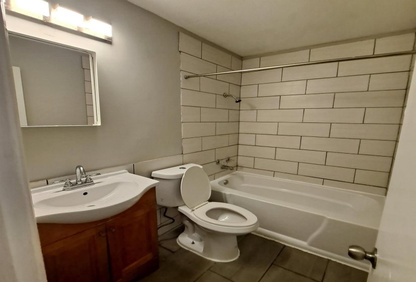 3243 THIRTEEN COLONY MALL, Memphis, Tennessee 38115, 3 Bedroom Bedrooms, 6 Room Rooms,2 BathroomBathrooms,Residential,For Sale,THIRTEEN COLONY,0,10228563