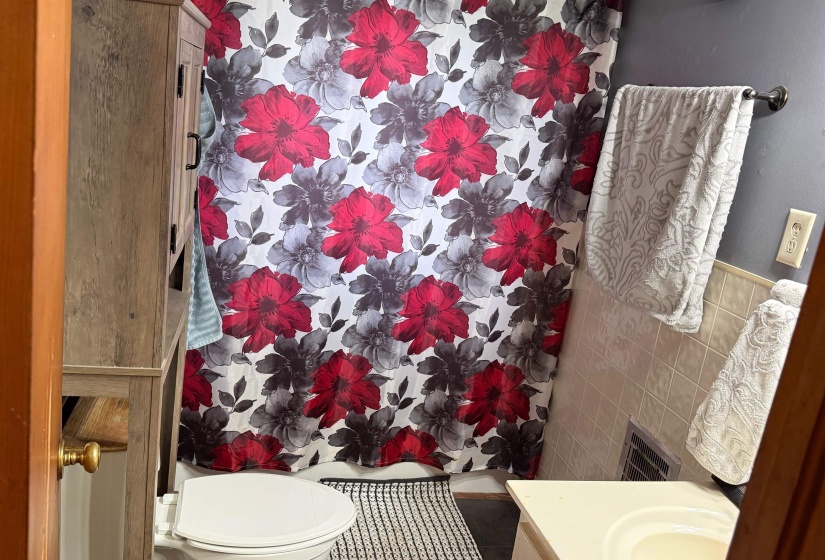 2966 HILLVILLE LOOP, Whiteville, Tennessee 38075-6462, 2 Bedroom Bedrooms, 6 Room Rooms,1 BathroomBathrooms,Residential,For Sale,HILLVILLE,0,10228566