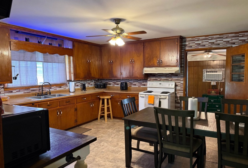 2966 HILLVILLE LOOP, Whiteville, Tennessee 38075-6462, 2 Bedroom Bedrooms, 6 Room Rooms,1 BathroomBathrooms,Residential,For Sale,HILLVILLE,0,10228566
