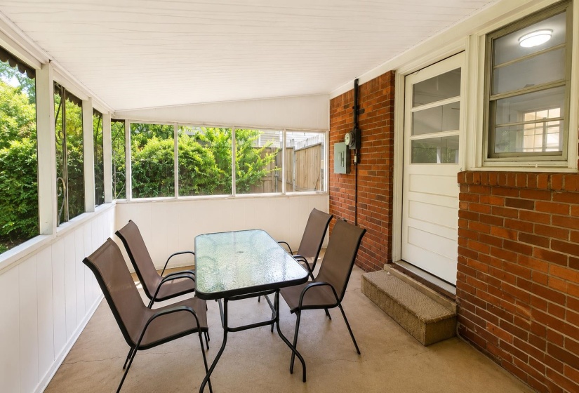 296 WHITE STATION RD, Memphis, Tennessee 38117, 3 Bedroom Bedrooms, 6 Room Rooms,2 BathroomBathrooms,Residential,For Sale,WHITE STATION,0,10228568