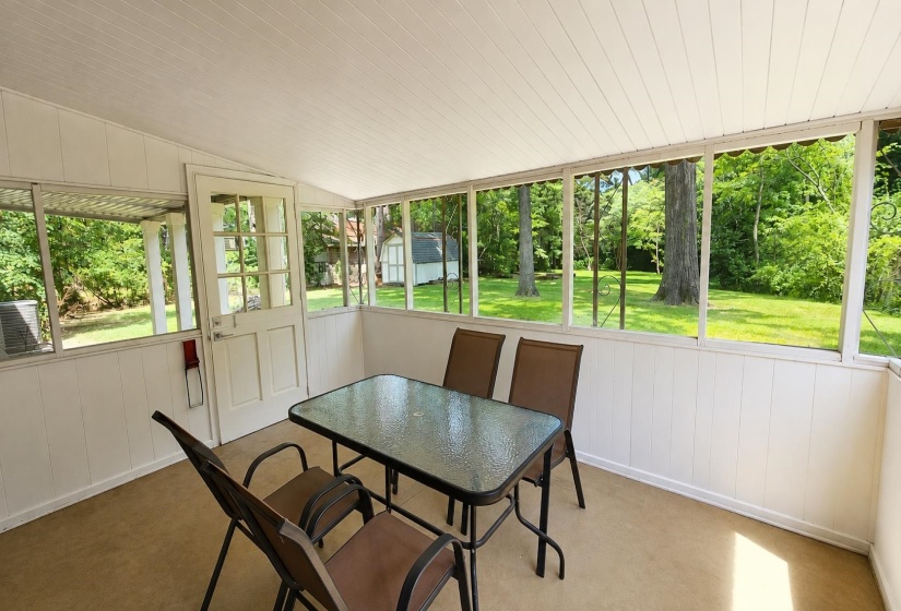 296 WHITE STATION RD, Memphis, Tennessee 38117, 3 Bedroom Bedrooms, 6 Room Rooms,2 BathroomBathrooms,Residential,For Sale,WHITE STATION,0,10228568
